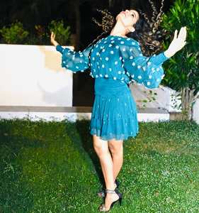 Indian Shakira, Piyu Chouhan Actress – Performer Celebrated Her Birthday At Beach House, Mudh Island, Mumbai