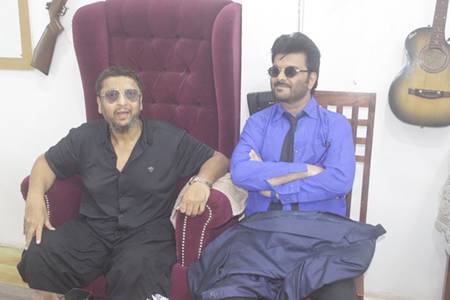 Bollywood’s Dilip Sen, Actress Mahi Sharma And Shivaji Shendge Arrived To Congratulate Mohan Nair’s Play BHASMANCHAL