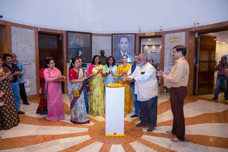 KALAMANJIRI  An Exhibition Of Paintings & Sculptures By 5 Women Artists In Jehangir Art Gallery