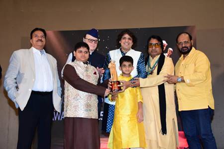 Dr Keval Kumar  And Playback Singer Pratibha K Saini Organized Worlyd’s First-Of-Its-Kind Awards Ceremony  MOM DAD GOD OF UNIVERSE – Season 2 In Mumbai