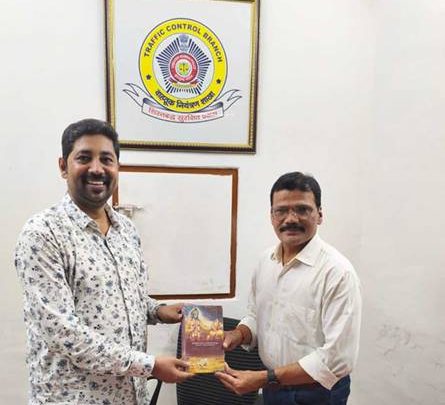 Dr. Krishna Chouhan Presented The Bhagavad Gita On Shri Krishna Janmashtami