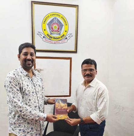 Dr. Krishna Chouhan Presented The Bhagavad Gita On Shri Krishna Janmashtami