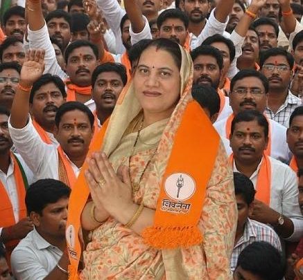 मीरा–भाईंदर महानगरपालिका चुनाव 2026 प्रभाग 2 (क) शिवसेना (उद्धव बालासाहेब ठाकरे) – श्रीमती नूतन भरत सिंह ठाकुर सदैव जनसेवा और समाजसेवा कार्य करते रहती हैं।