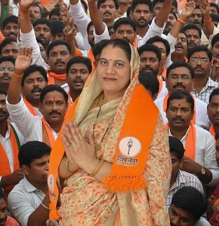 मीरा–भाईंदर महानगरपालिका चुनाव 2026 प्रभाग 2 (क) शिवसेना (उद्धव बालासाहेब ठाकरे) – श्रीमती नूतन भरत सिंह ठाकुर सदैव जनसेवा और समाजसेवा कार्य करते रहती हैं।