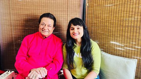 गायिका शोनाली मिश्रा की लाइफ स्टोरी: कानपुर से बॉलीवुड तक का उनका सफ़र है इंस्पायरिंग