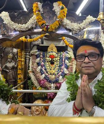 आस्था से आगाज: कोलकाता में राजनीतिक पारी से पहले माँ विन्ध्यवासिनी दरबार पहुंचे कुलदीप मैती, मांगा आशीर्वाद