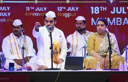Rahul Deshpande’s Abhangawari Resonates Through A Packed Shanmukhananda Hall