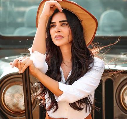 Nivedita Chandel Grace, Confidence And A Style Of Her Own