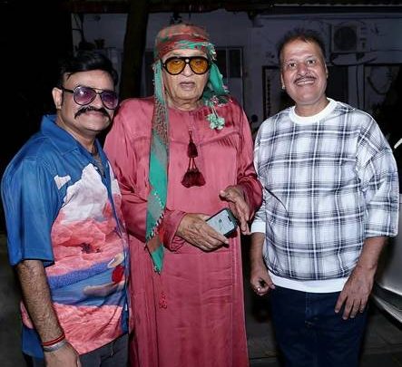 रघुवीर आणि वर्तिका चतुर्वेदी यांच्या प्रमुख भूमिका असलेल्या ‘तेरा साथ है कितना प्यारा’ चित्रपटाचा मुंबईत मुहूर्त आणि पोस्टर लॉन्च सोहळा संपन्न